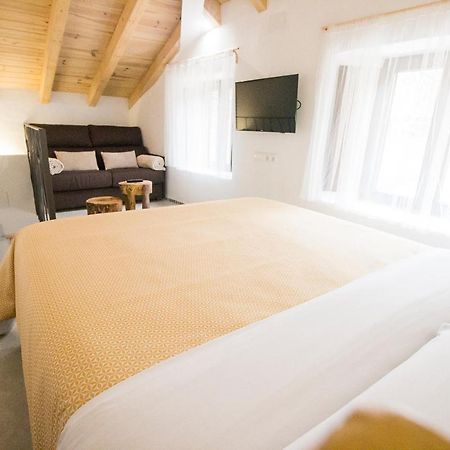 El Pequeno Pajar Apartment Majaelrayo Ngoại thất bức ảnh